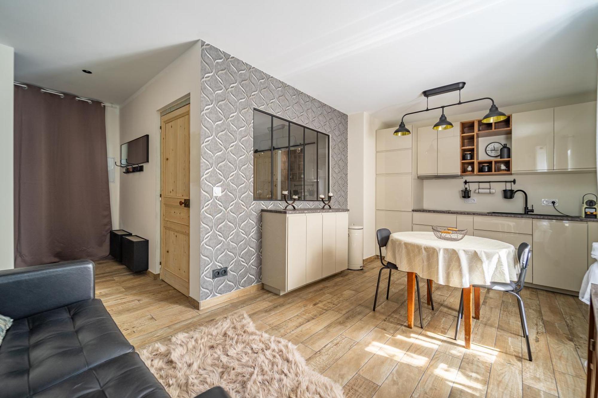 Cosy Room's Apartment